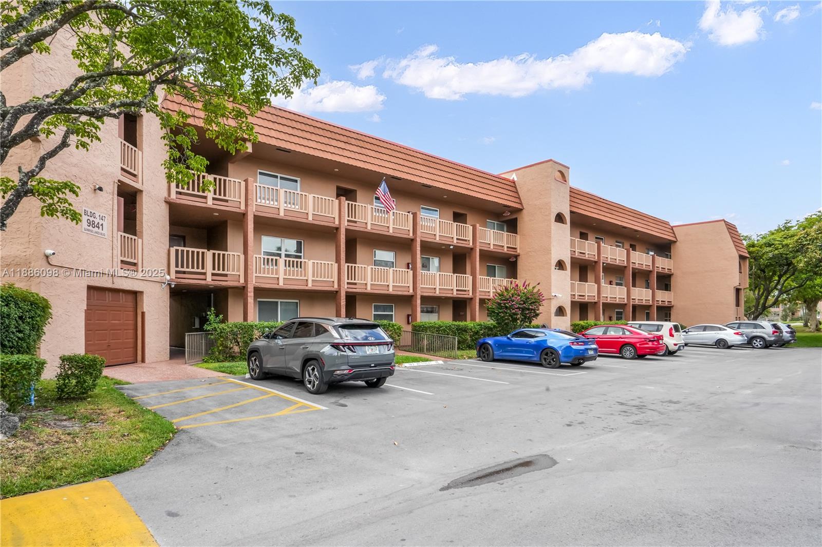 SUNRISE LAKES 147 CONDO - Residential