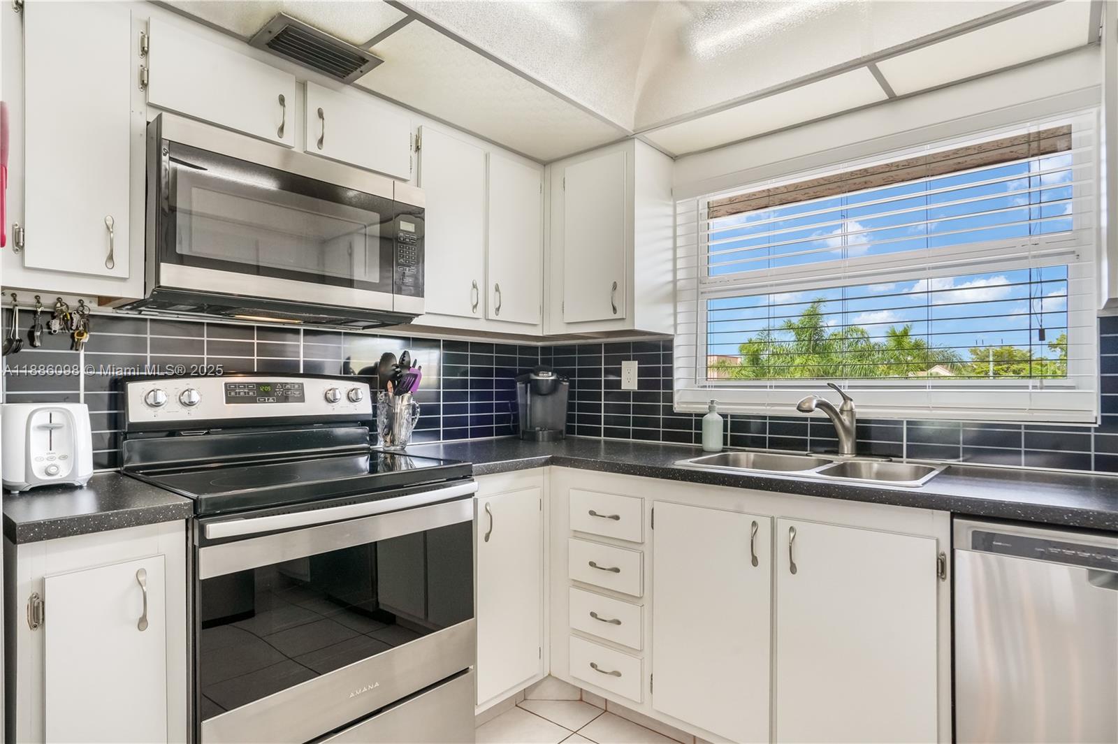 SUNRISE LAKES 147 CONDO - Residential