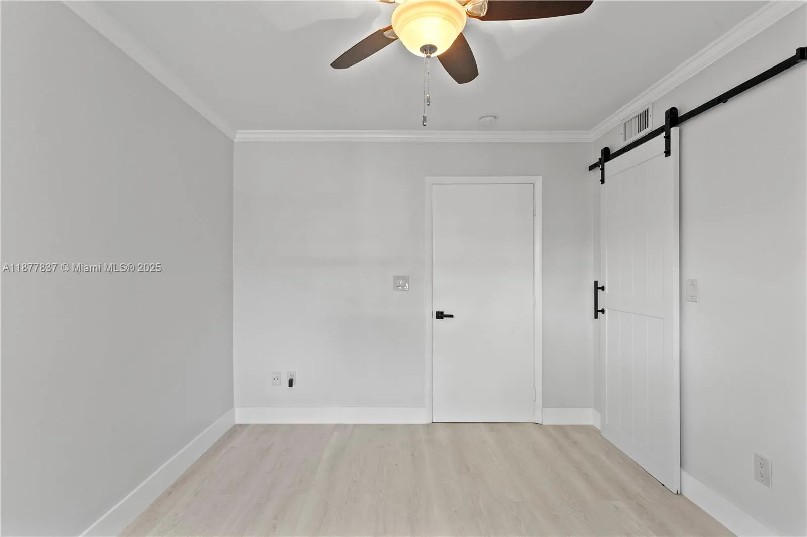 Pinecrest, Florida 33156, United States, 2 Bedrooms Bedrooms, ,3 BathroomsBathrooms,Residential,Active,208705