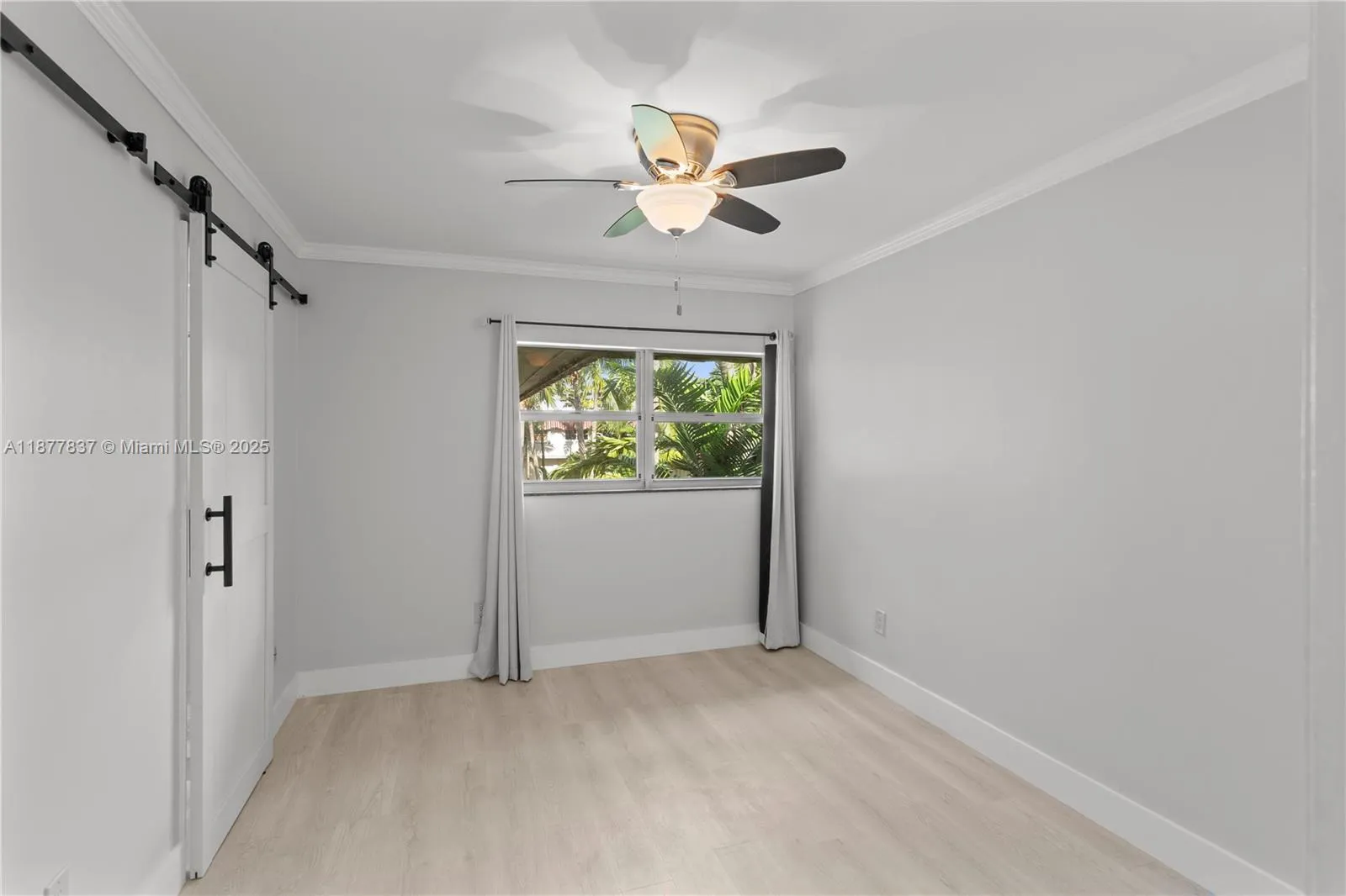 Pinecrest, Florida 33156, United States, 2 Bedrooms Bedrooms, ,3 BathroomsBathrooms,Residential,Active,208705