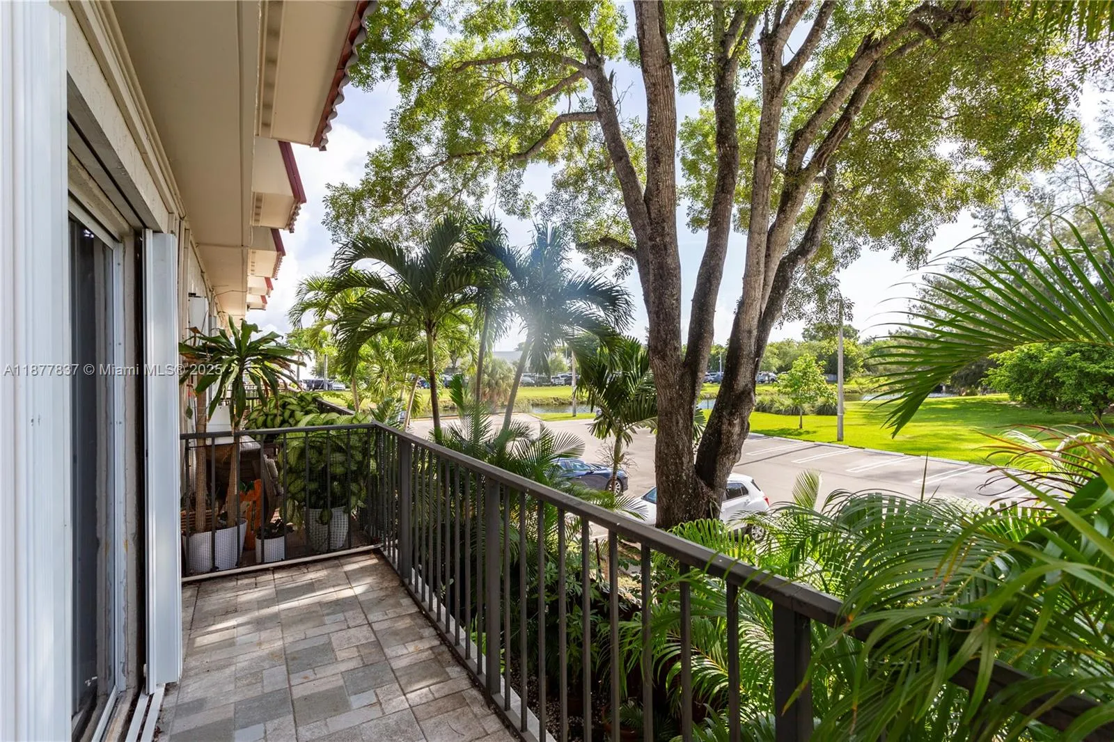 Pinecrest, Florida 33156, United States, 2 Bedrooms Bedrooms, ,3 BathroomsBathrooms,Residential,Active,208705