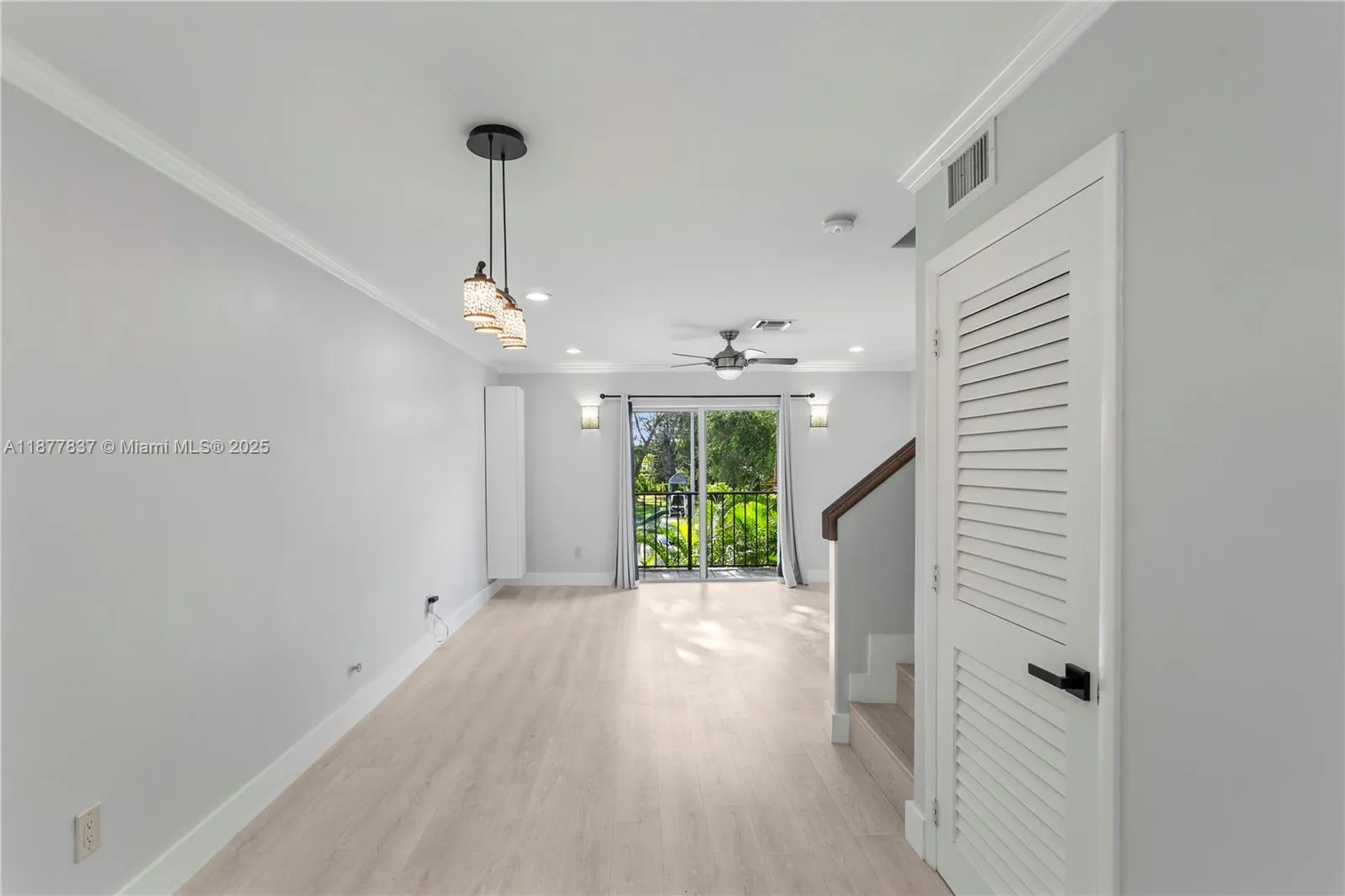 Pinecrest, Florida 33156, United States, 2 Bedrooms Bedrooms, ,3 BathroomsBathrooms,Residential,Active,208705