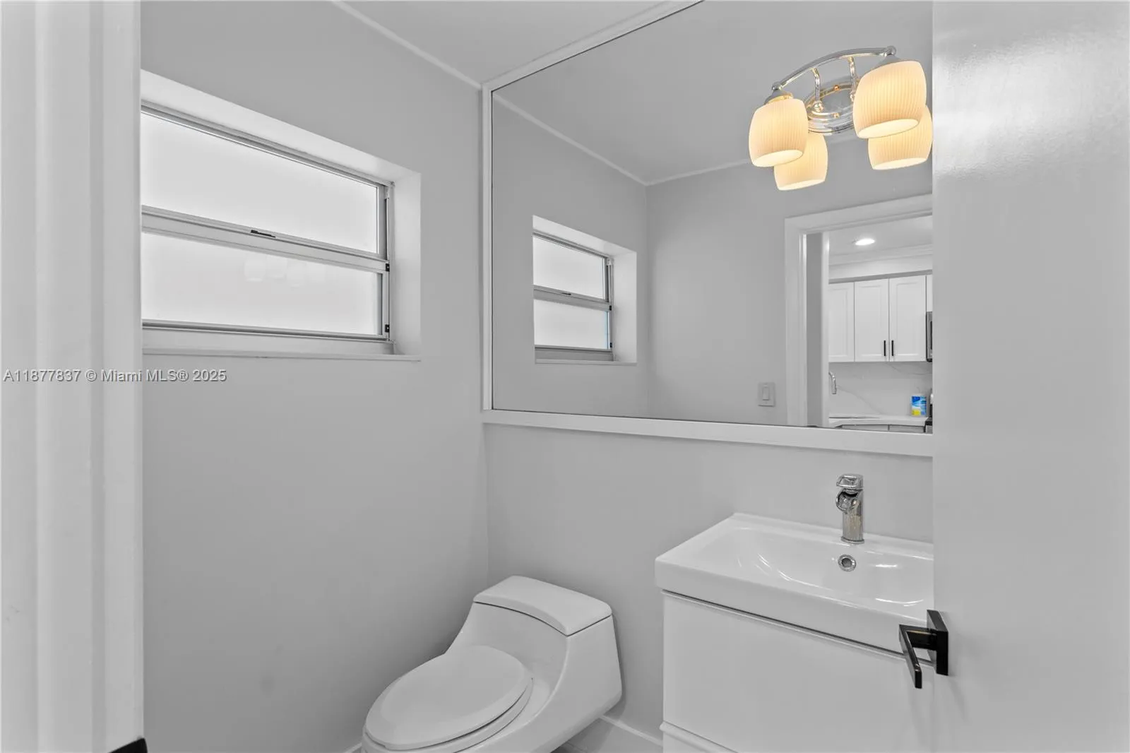 Pinecrest, Florida 33156, United States, 2 Bedrooms Bedrooms, ,3 BathroomsBathrooms,Residential,Active,208705