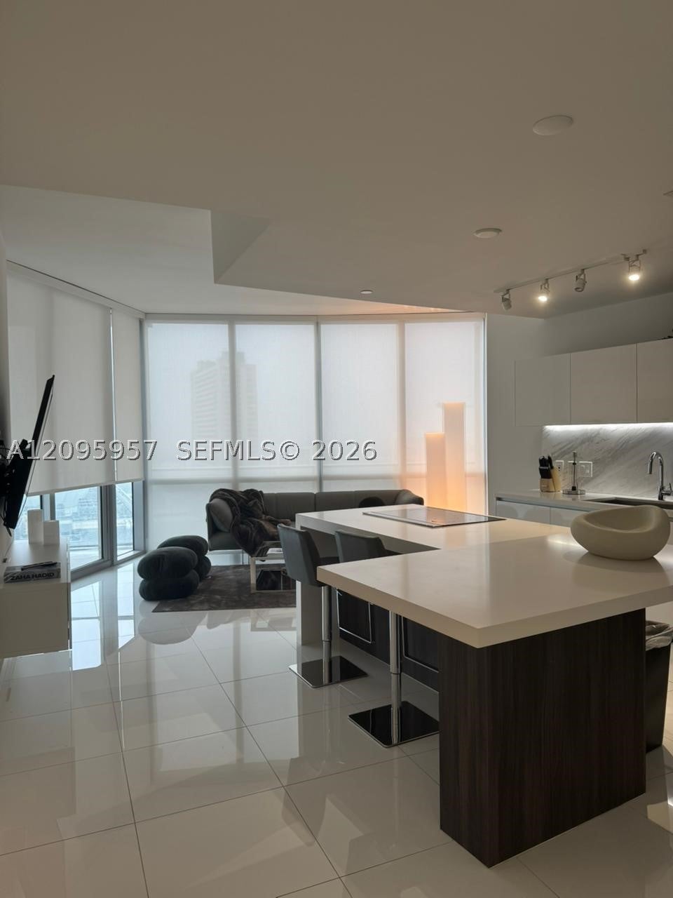 851 NE 1st Ave 1404