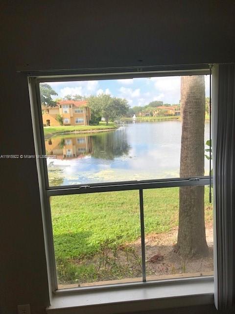 PALM LAKE CONDO - Residential Lease