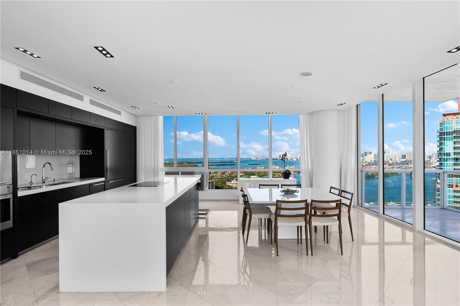 100 S Pointe Dr 3207