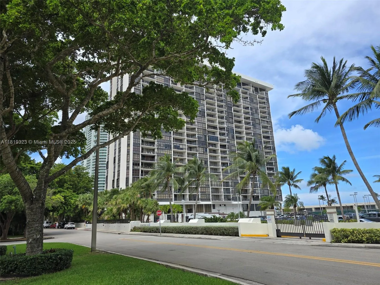 Miami, Florida 33129, United States, 2 Bedrooms Bedrooms, ,2 BathroomsBathrooms,Residential,Active,150331