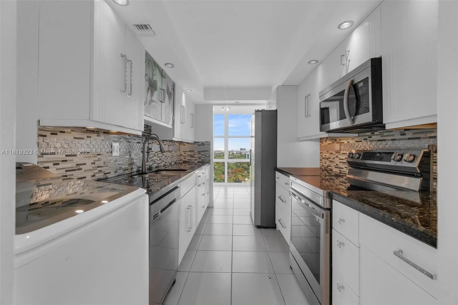 Miami, Florida 33129, United States, 2 Bedrooms Bedrooms, ,2 BathroomsBathrooms,Residential,Active,150331