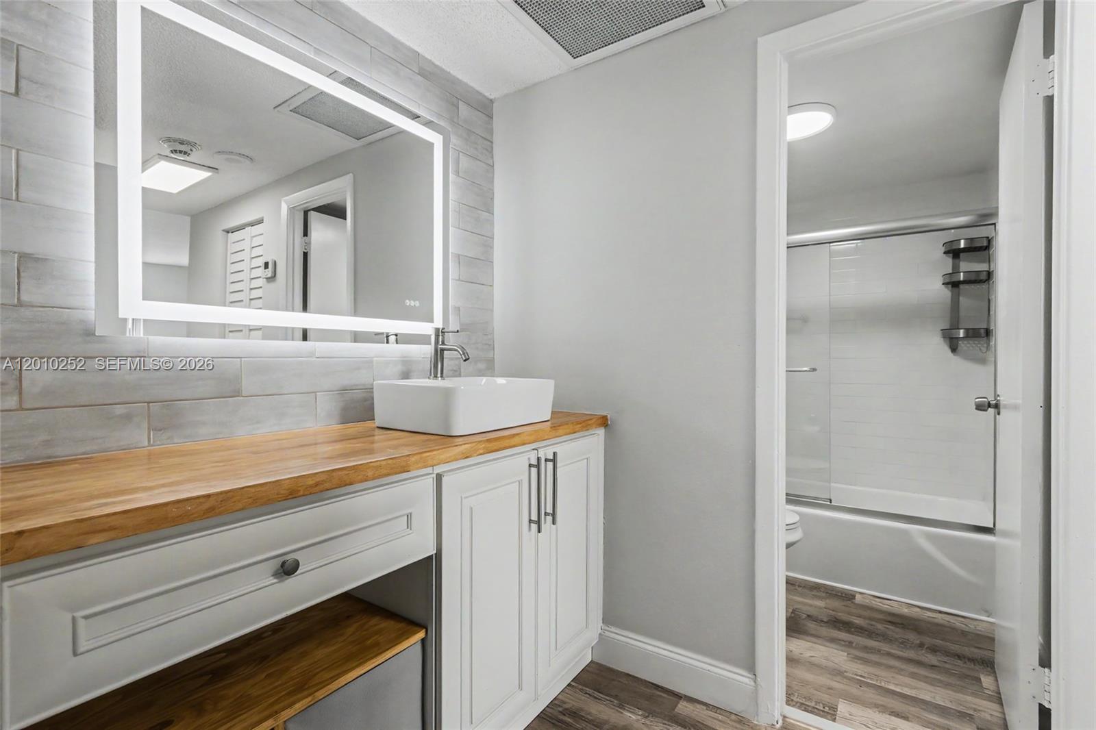 ARLEN HOUSE WEST CONDO - Residential