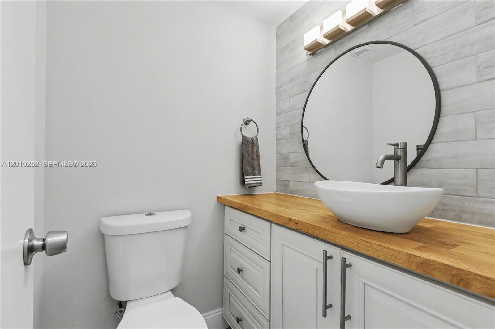 ARLEN HOUSE WEST CONDO - Residential
