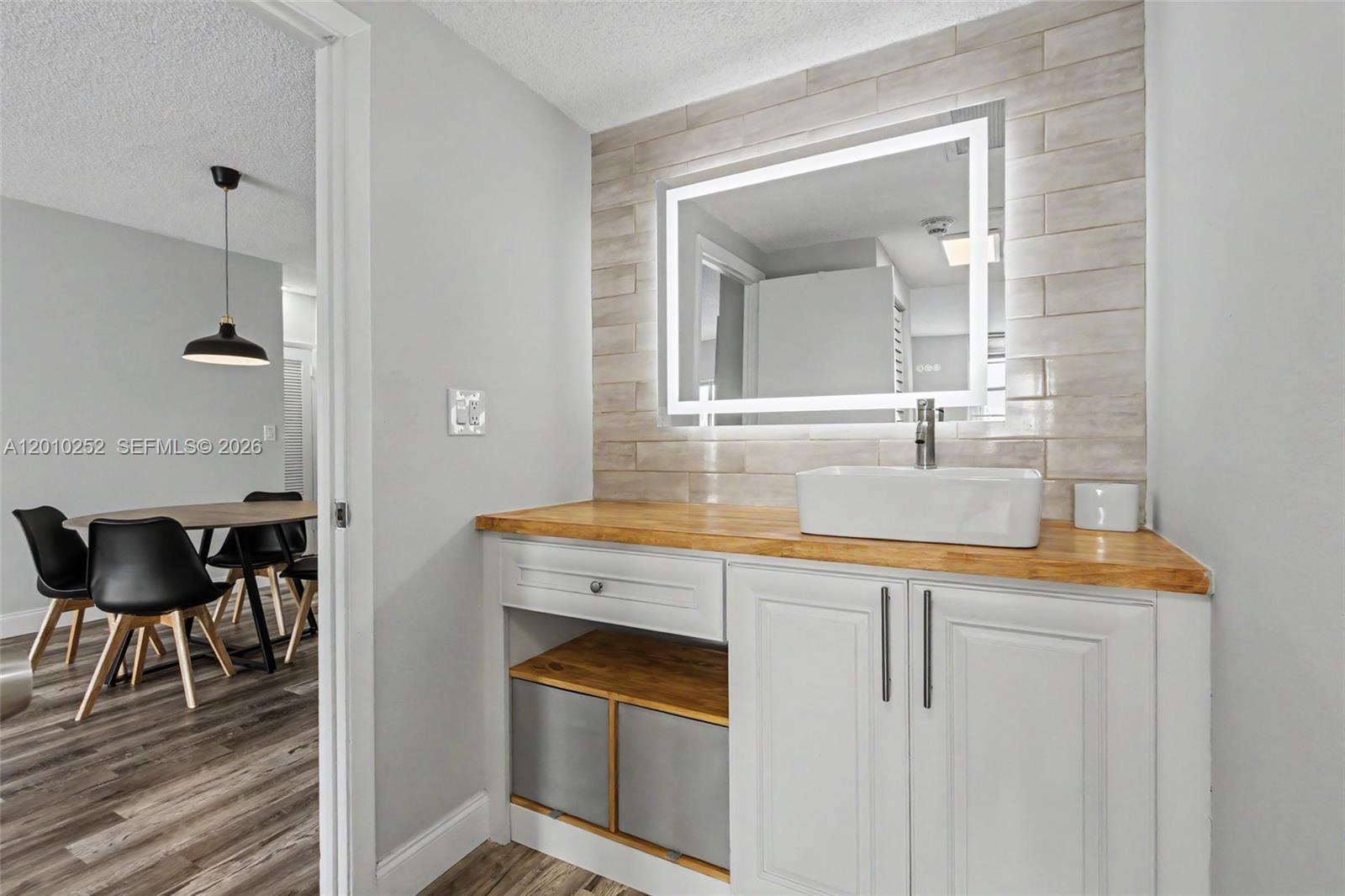 ARLEN HOUSE WEST CONDO - Residential