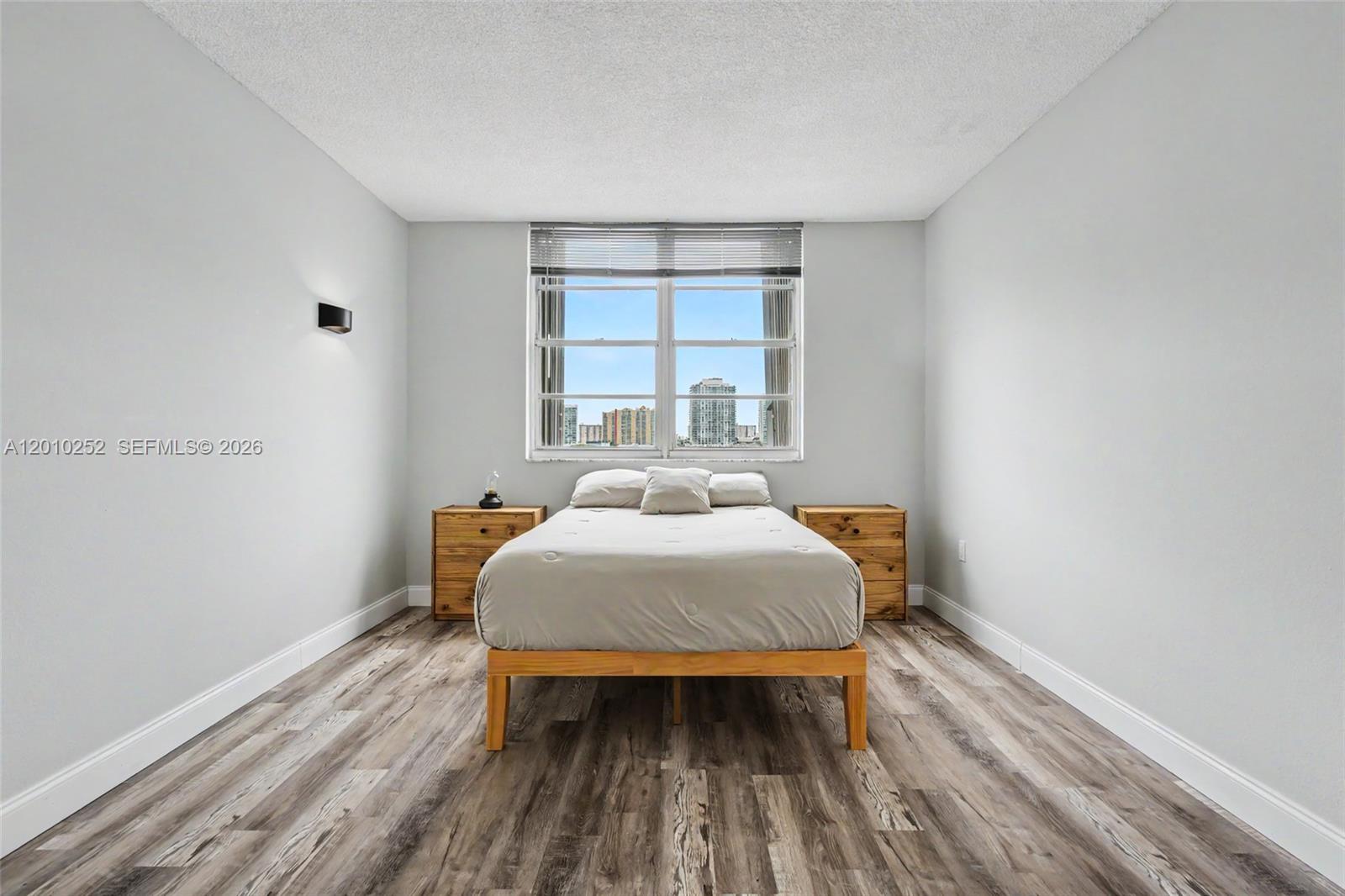 ARLEN HOUSE WEST CONDO - Residential
