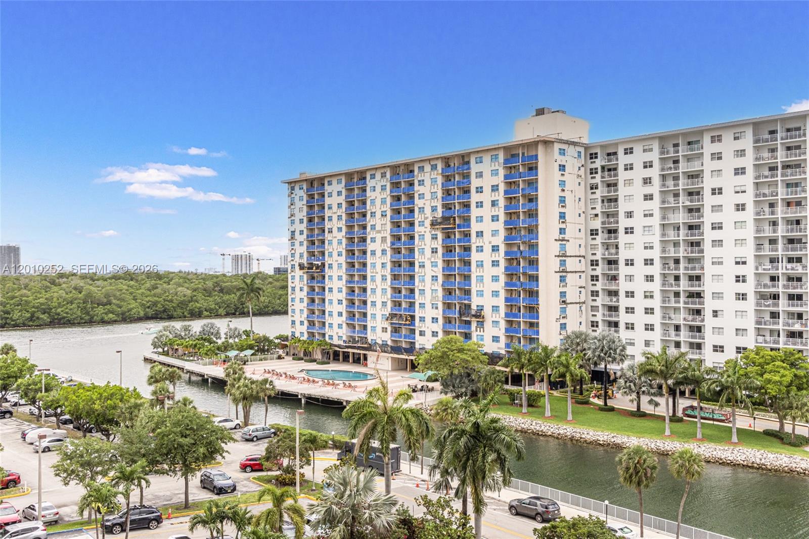 ARLEN HOUSE WEST CONDO - Residential