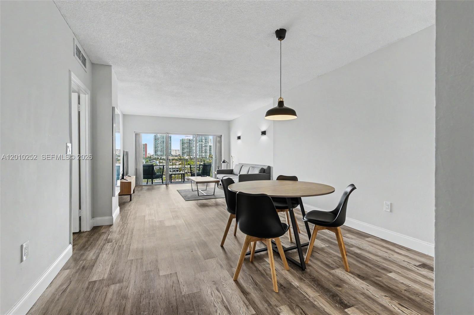 ARLEN HOUSE WEST CONDO - Residential