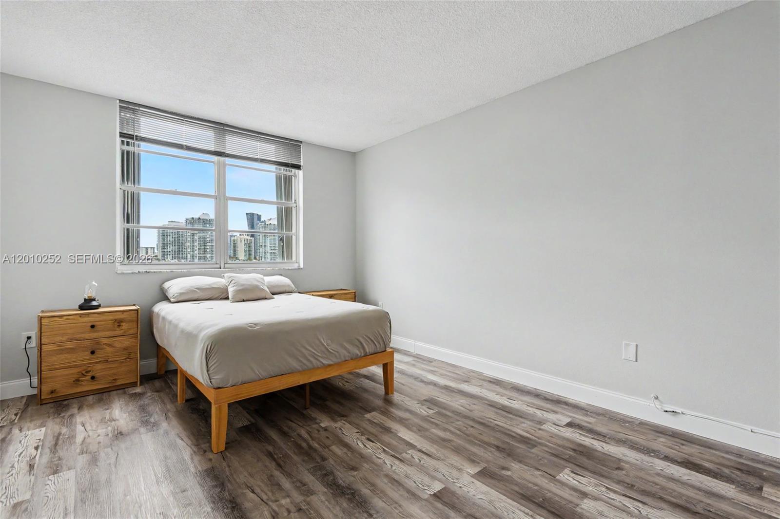 ARLEN HOUSE WEST CONDO - Residential