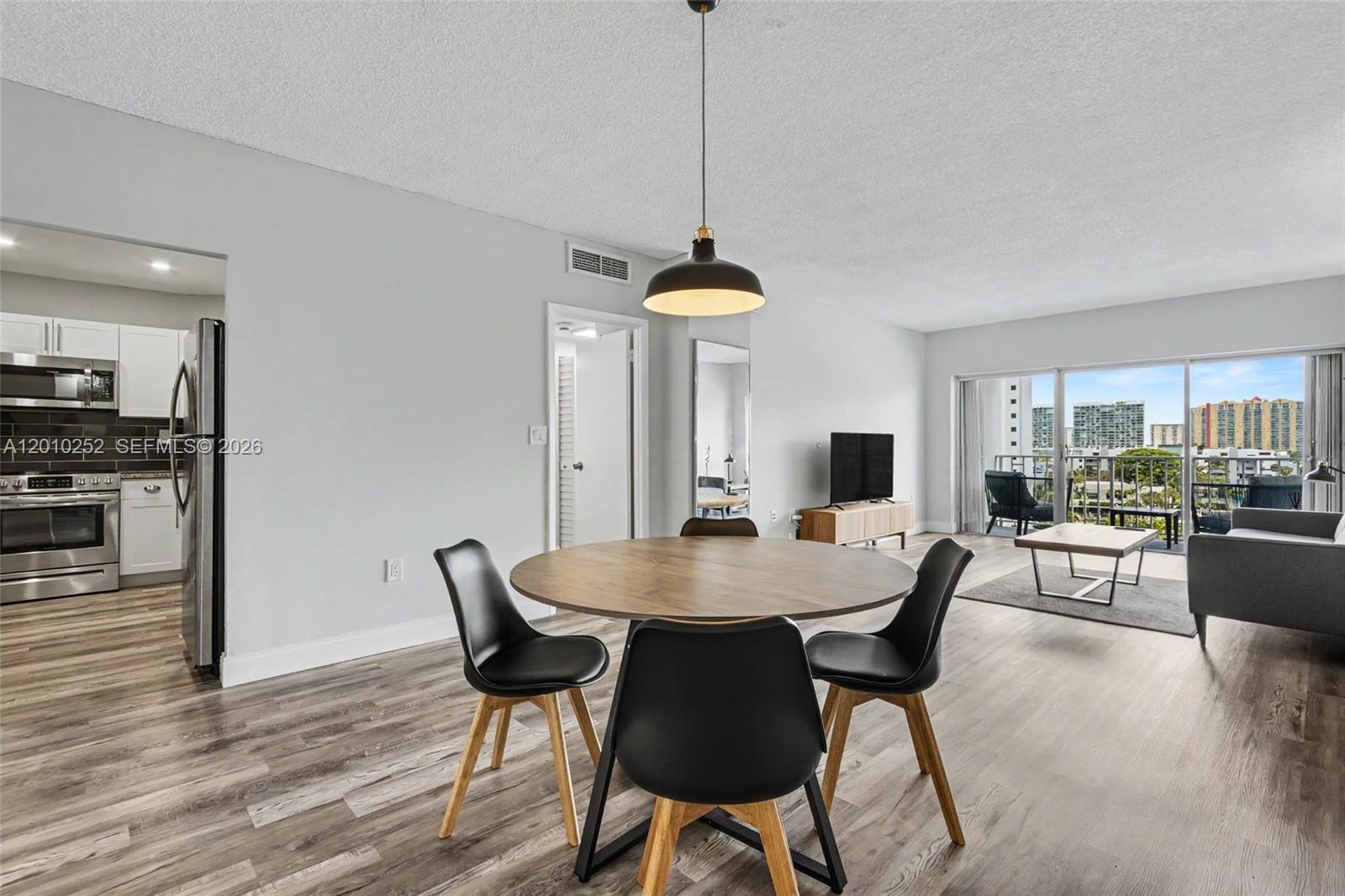 ARLEN HOUSE WEST CONDO - Residential