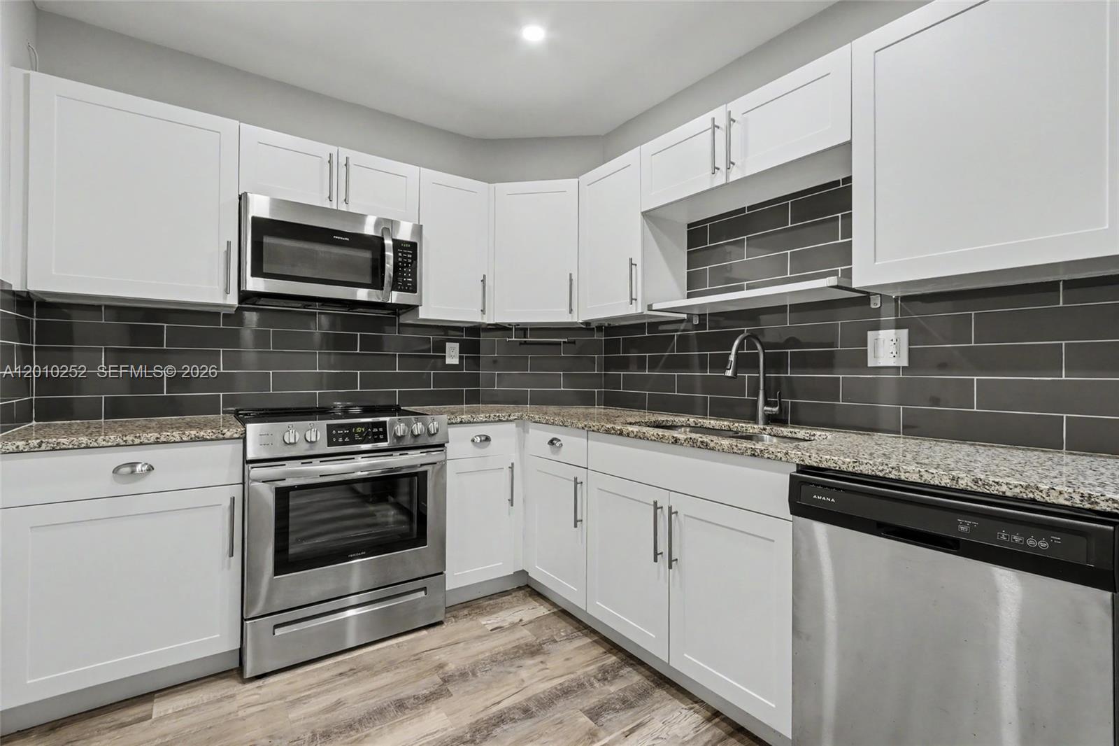 ARLEN HOUSE WEST CONDO - Residential