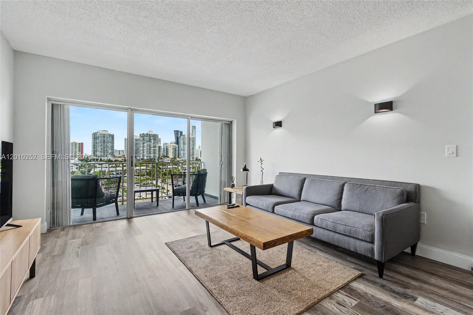 ARLEN HOUSE WEST CONDO - Residential