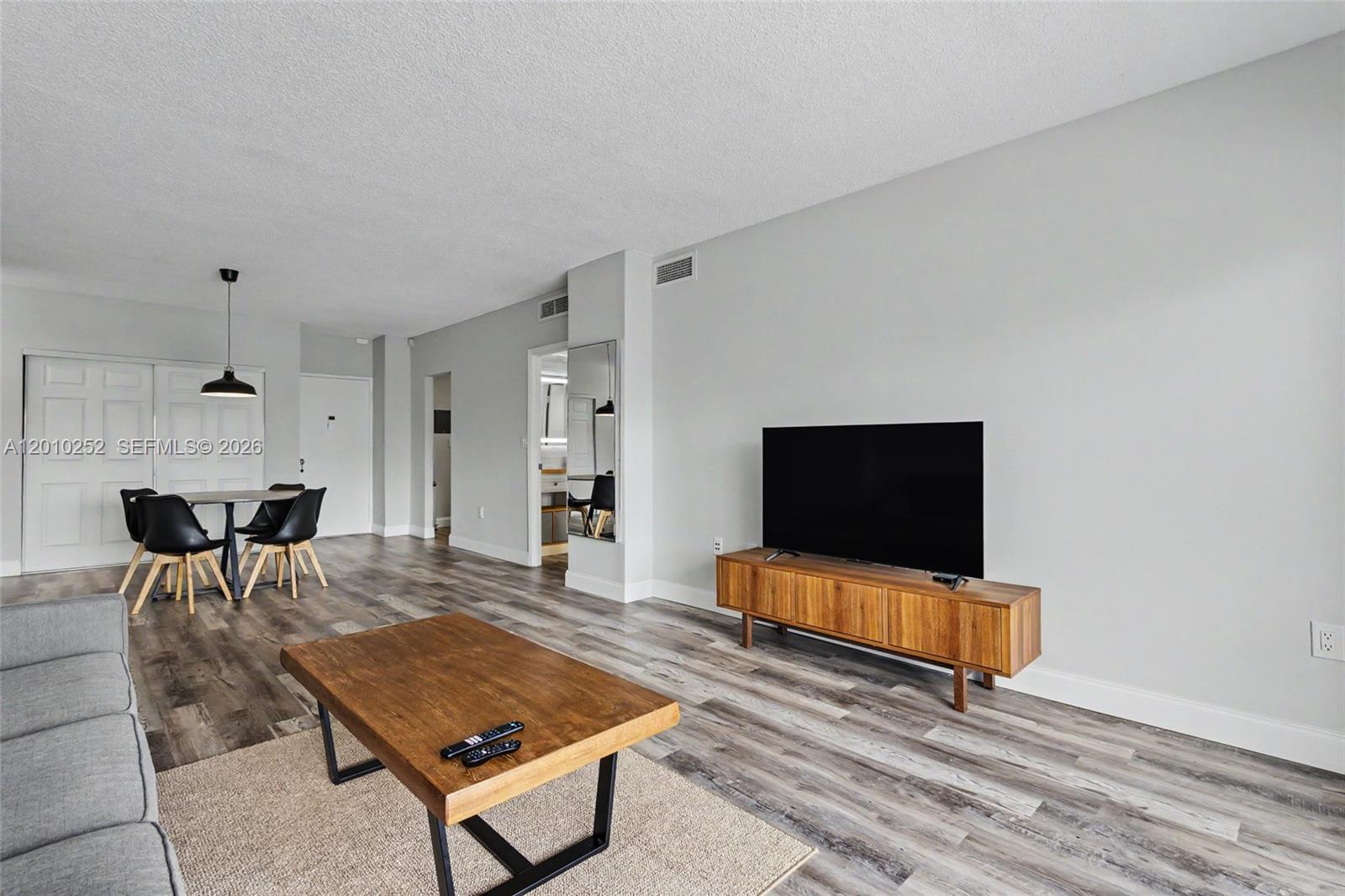 ARLEN HOUSE WEST CONDO - Residential