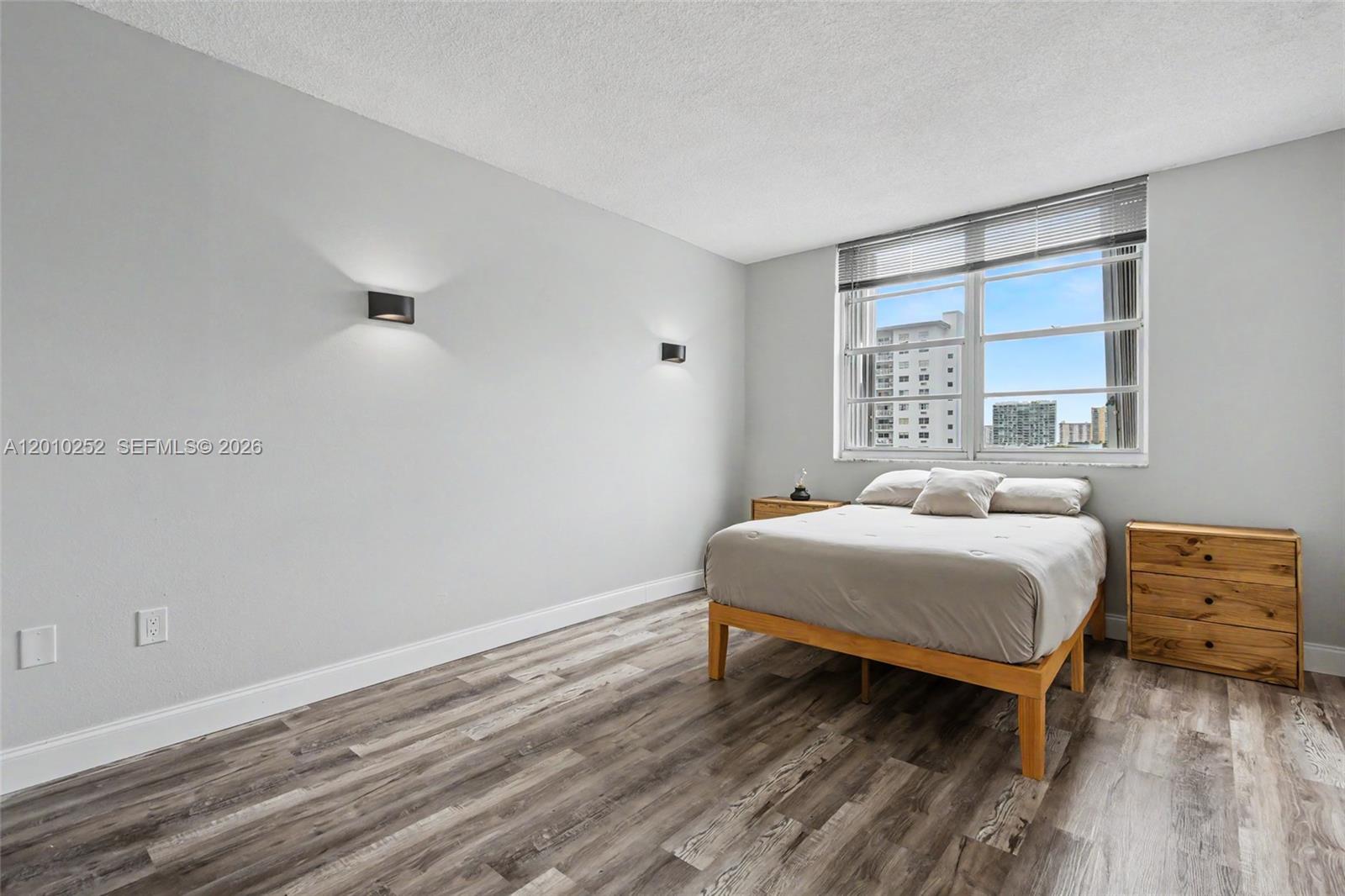 ARLEN HOUSE WEST CONDO - Residential