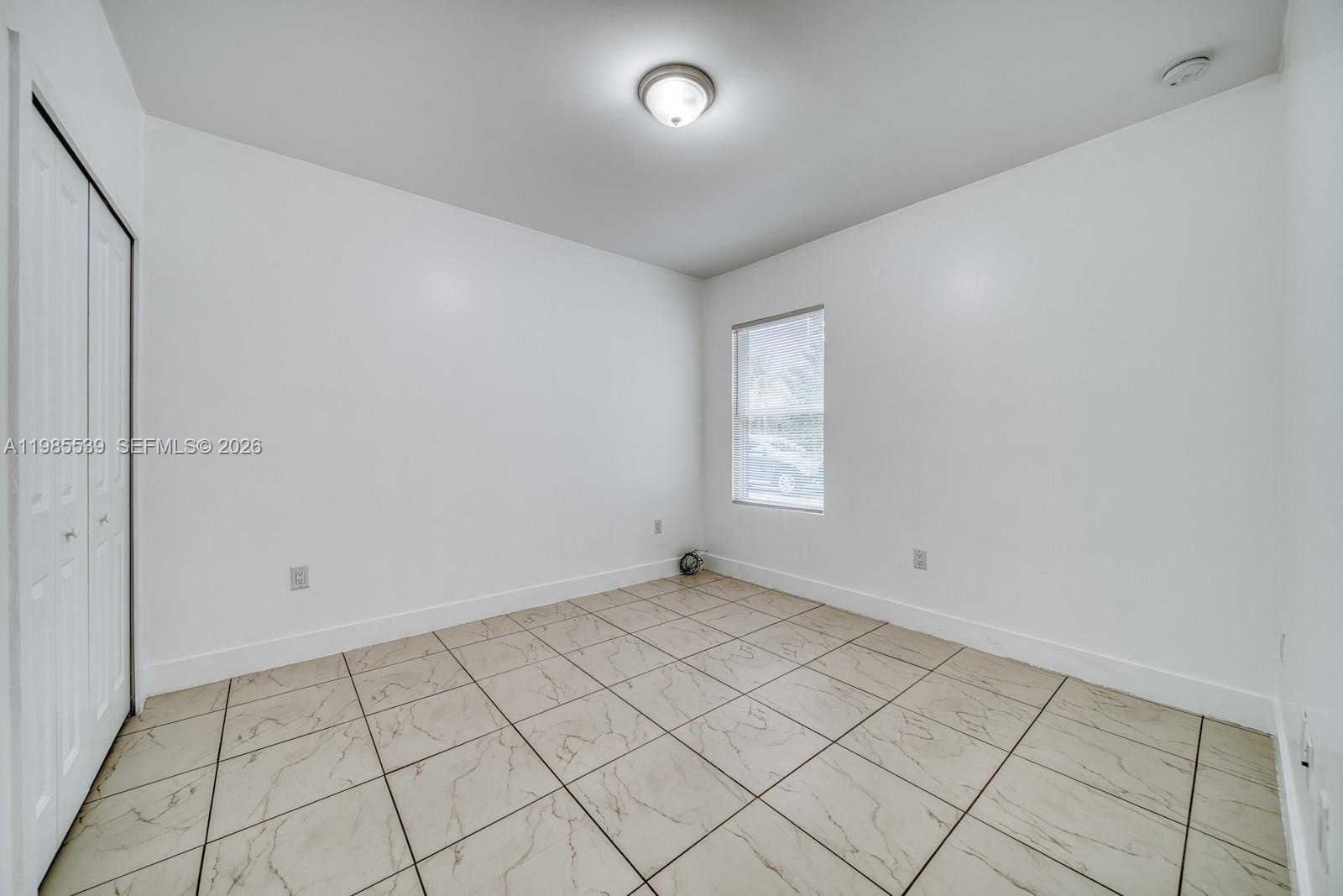 REPLAT OF SABAL GROVE - Residential Lease