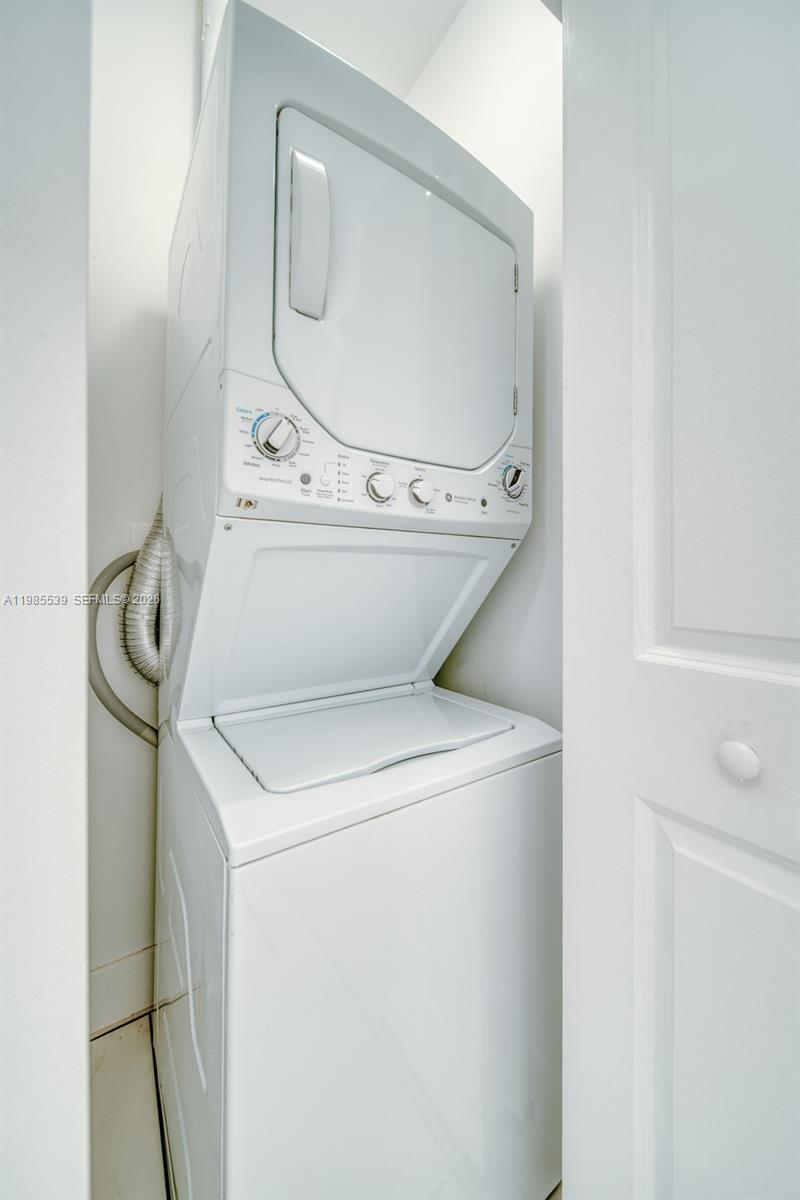 REPLAT OF SABAL GROVE - Residential Lease