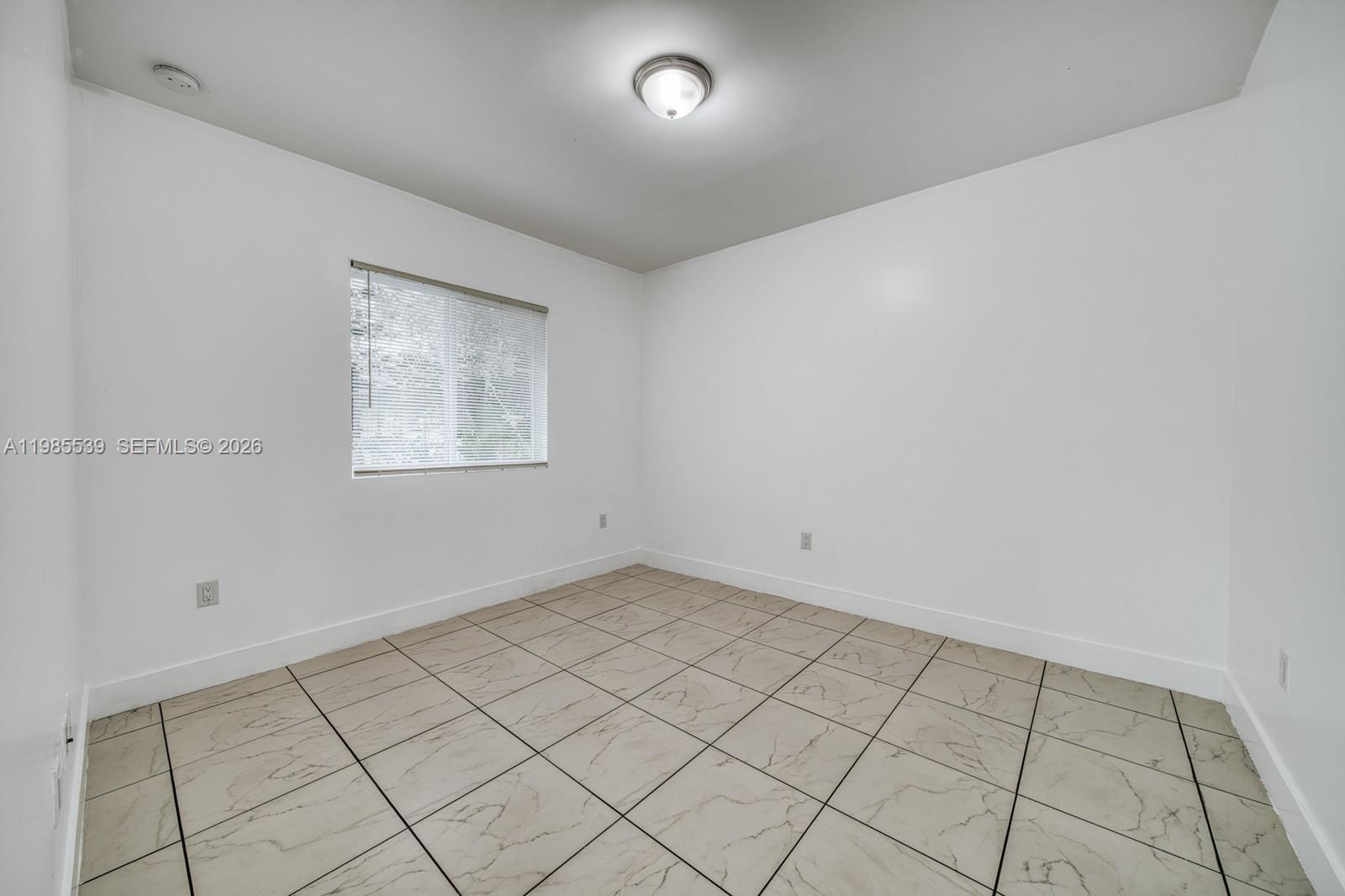 REPLAT OF SABAL GROVE - Residential Lease