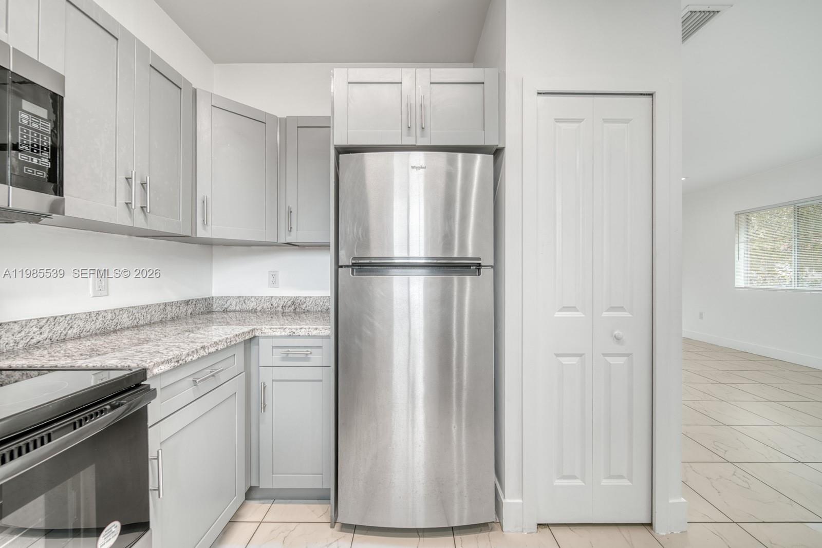 REPLAT OF SABAL GROVE - Residential Lease