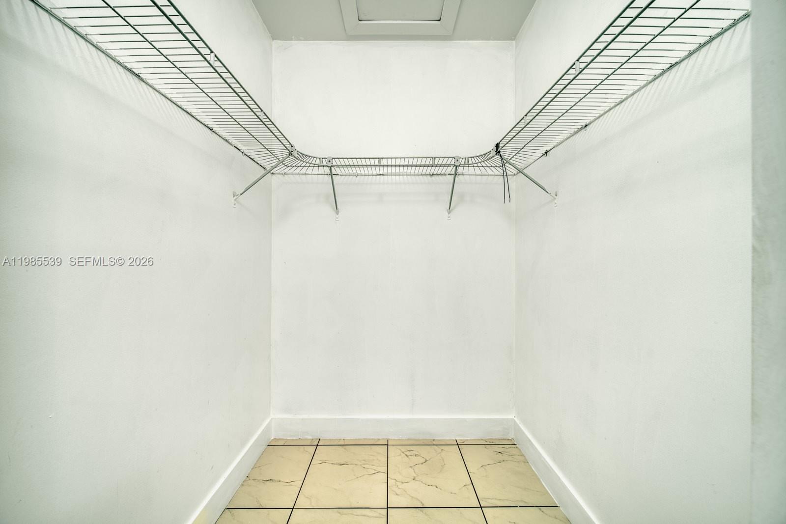 REPLAT OF SABAL GROVE - Residential Lease