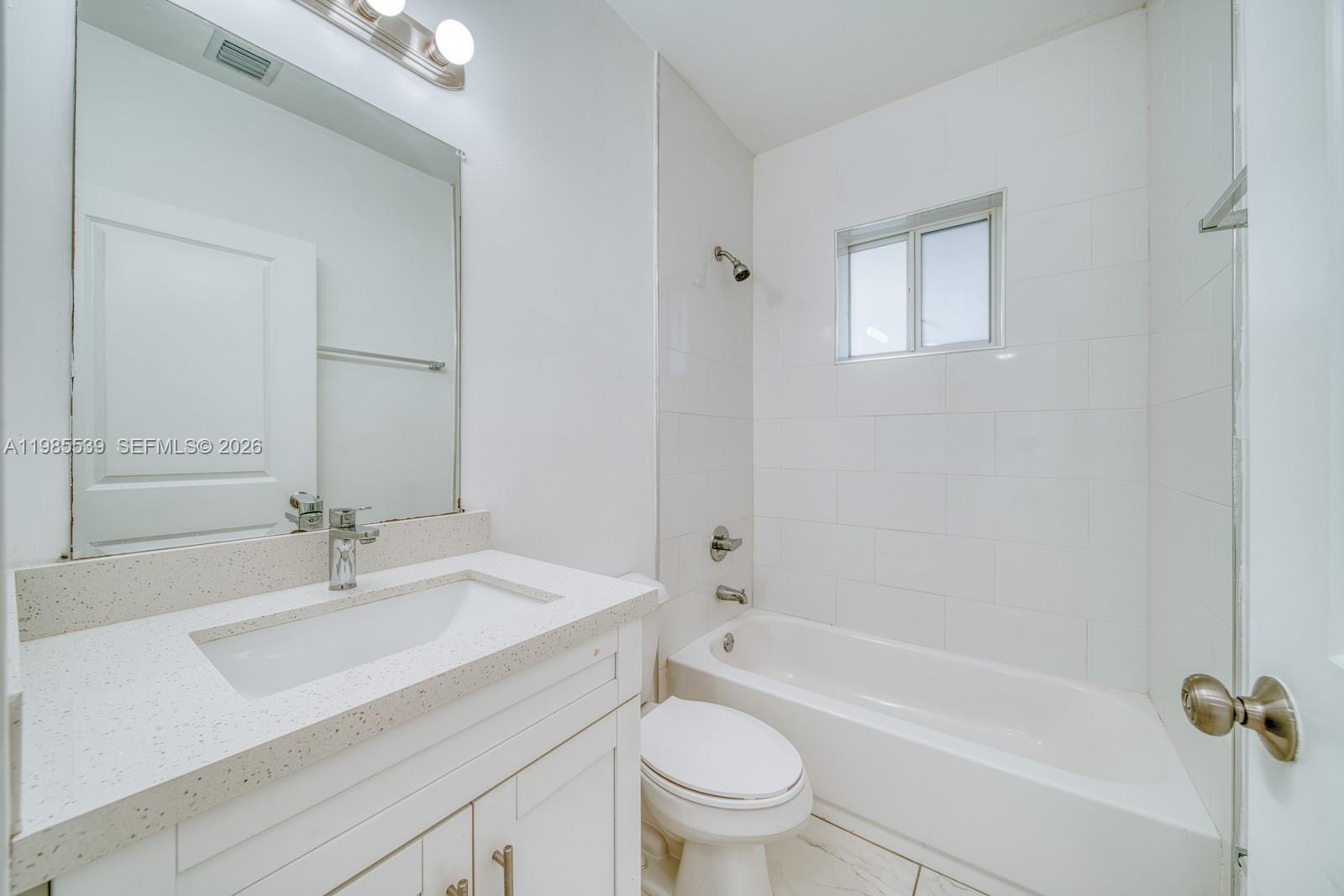 REPLAT OF SABAL GROVE - Residential Lease