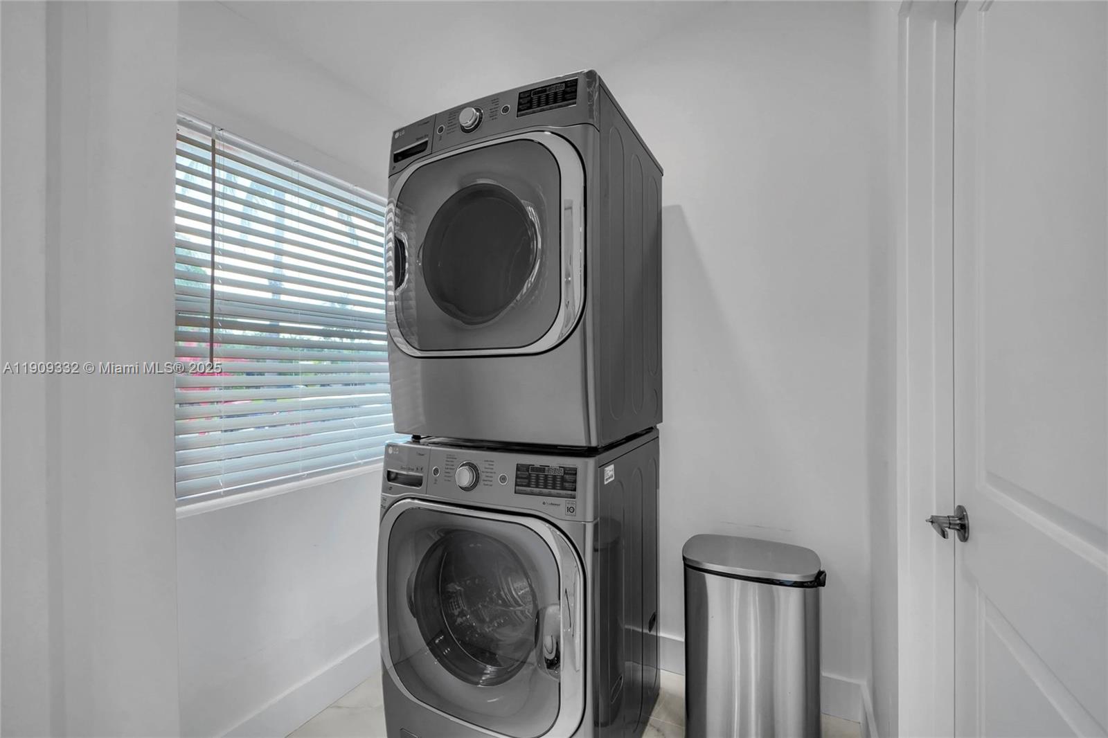 PICKWICK LAKE ESTS SEC 2 - Residential Lease