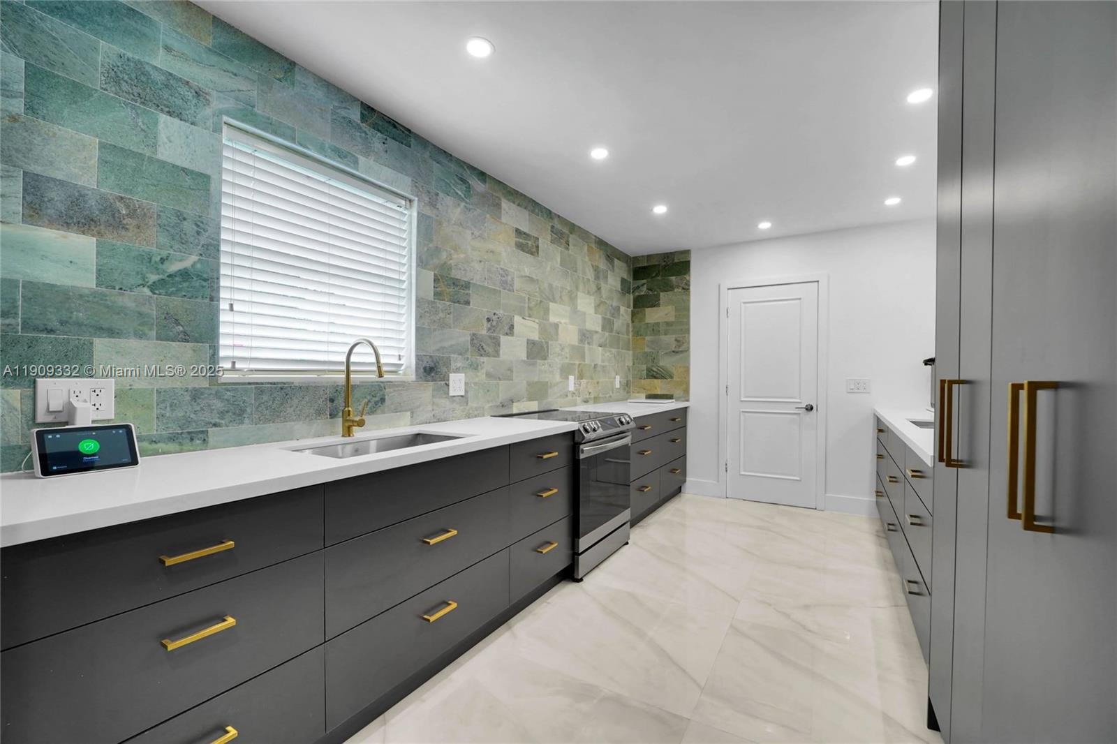 PICKWICK LAKE ESTS SEC 2 - Residential Lease