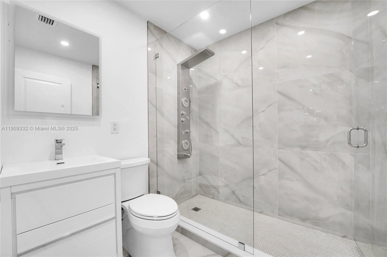 PICKWICK LAKE ESTS SEC 2 - Residential Lease