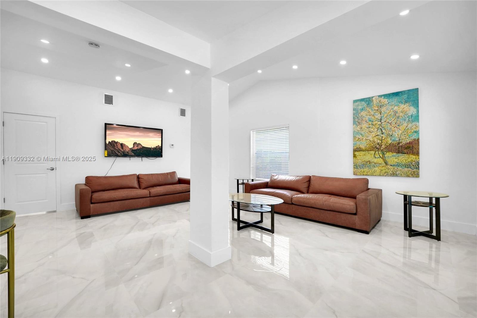 PICKWICK LAKE ESTS SEC 2 - Residential Lease