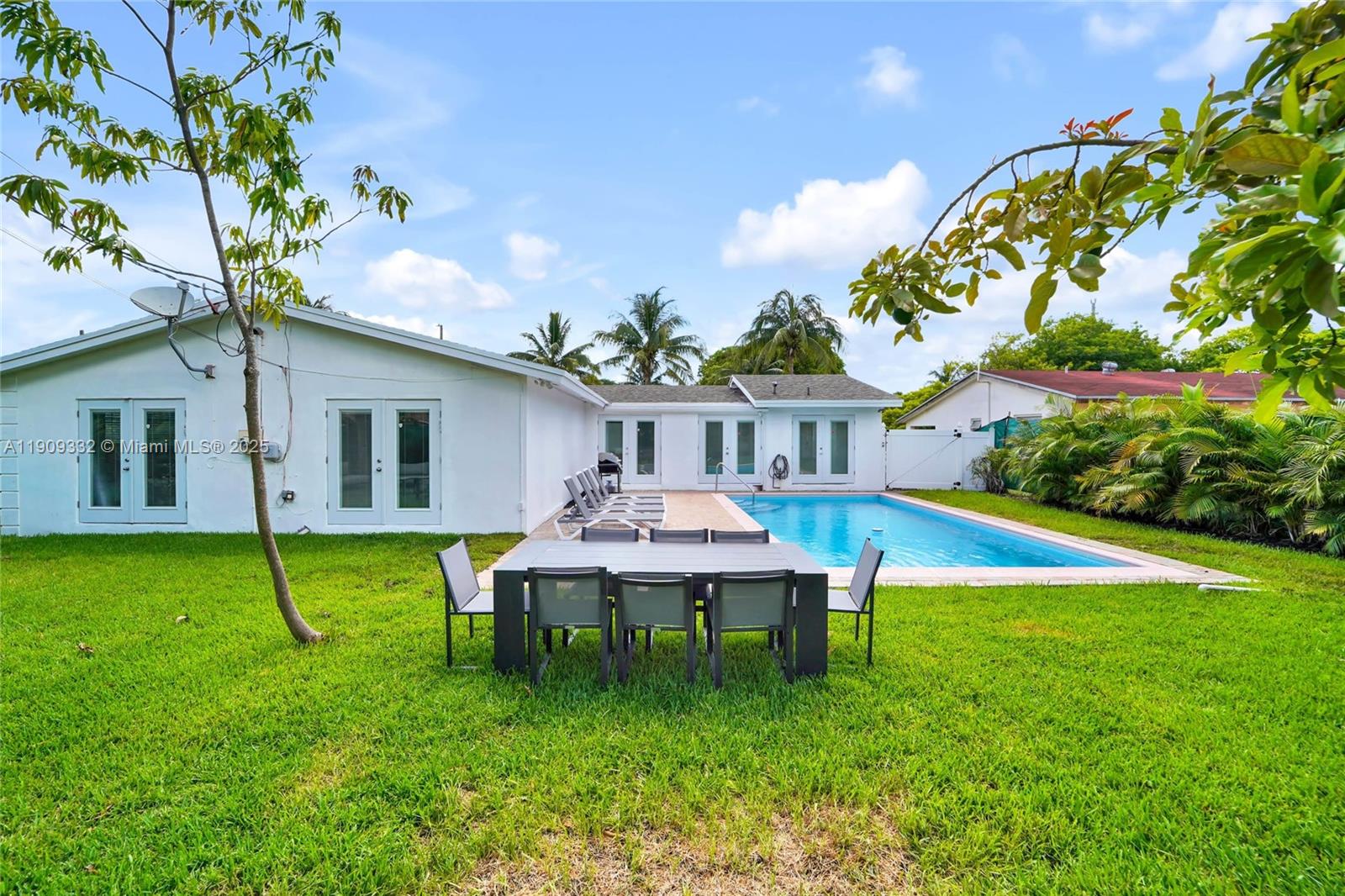 PICKWICK LAKE ESTS SEC 2 - Residential Lease