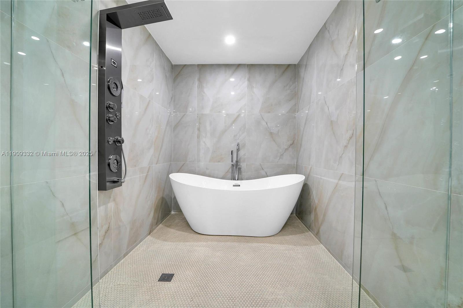 PICKWICK LAKE ESTS SEC 2 - Residential Lease