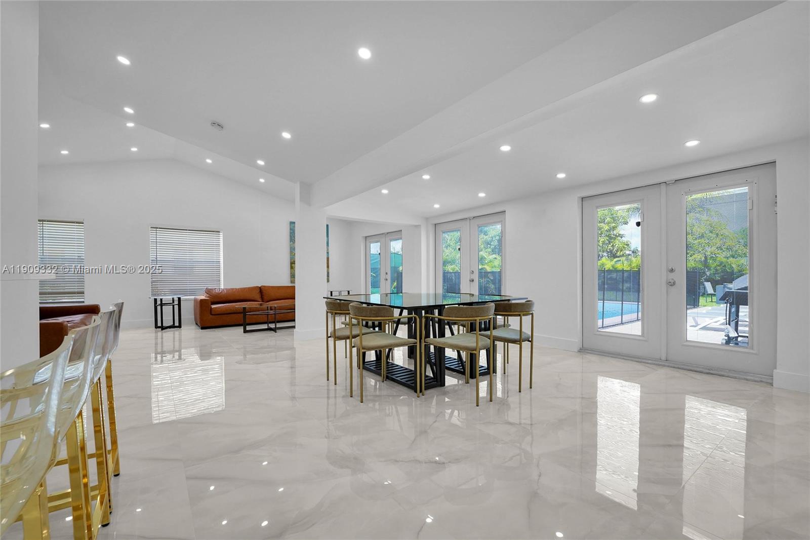 PICKWICK LAKE ESTS SEC 2 - Residential Lease