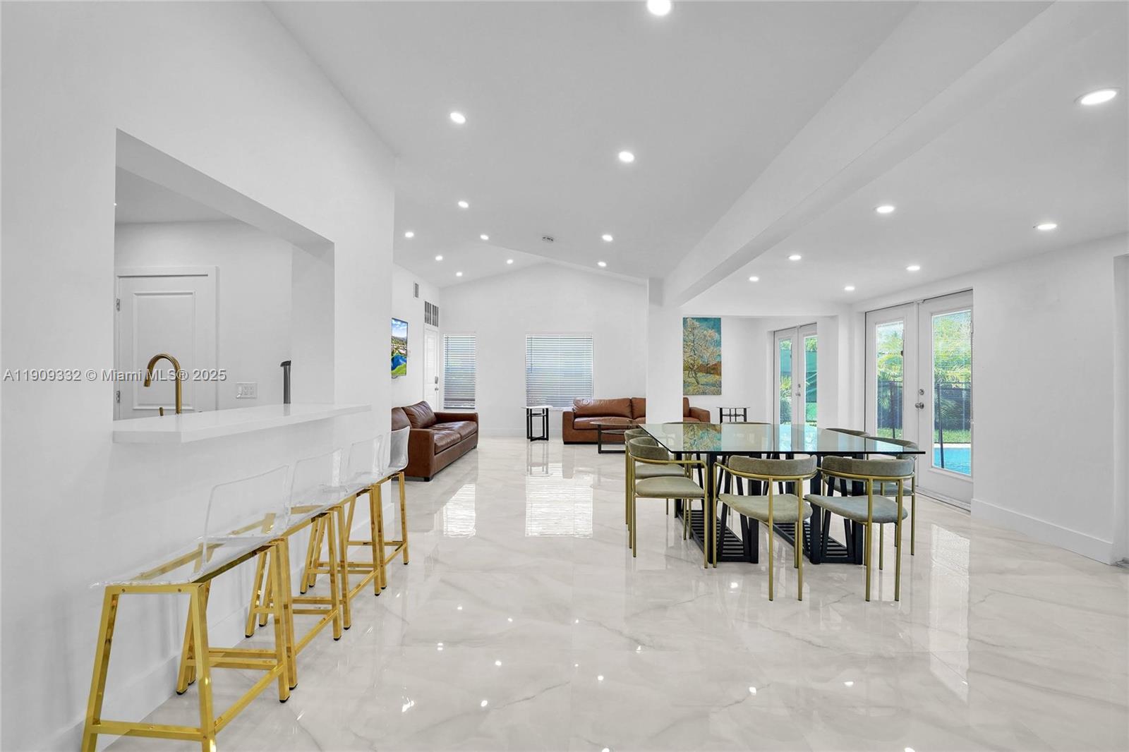 PICKWICK LAKE ESTS SEC 2 - Residential Lease