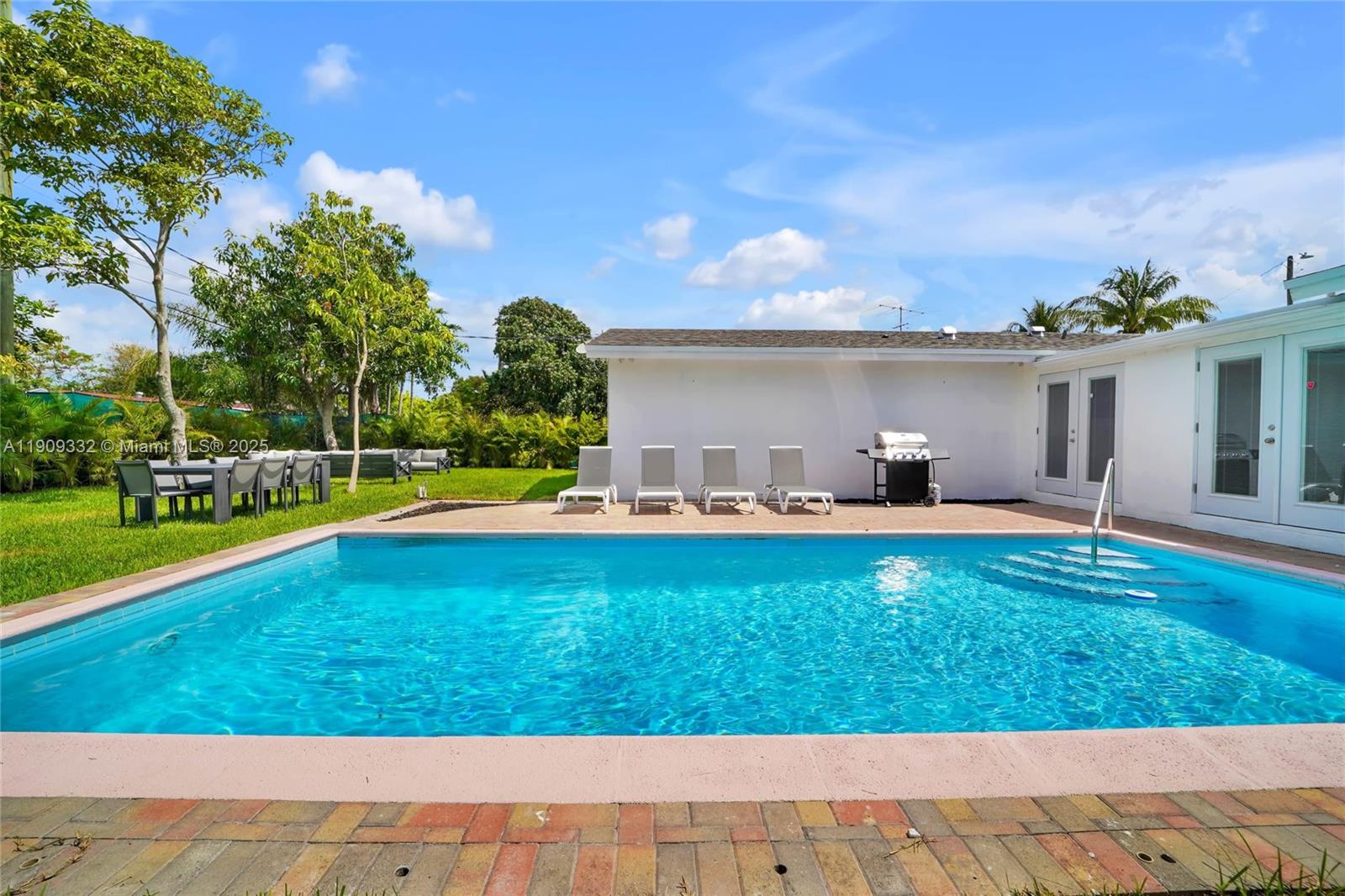 PICKWICK LAKE ESTS SEC 2 - Residential Lease