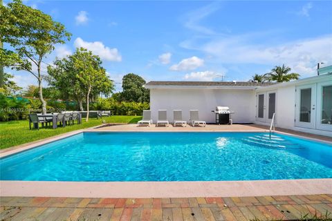 18280 NE 8th Ave . North Miami Beach FL 33162