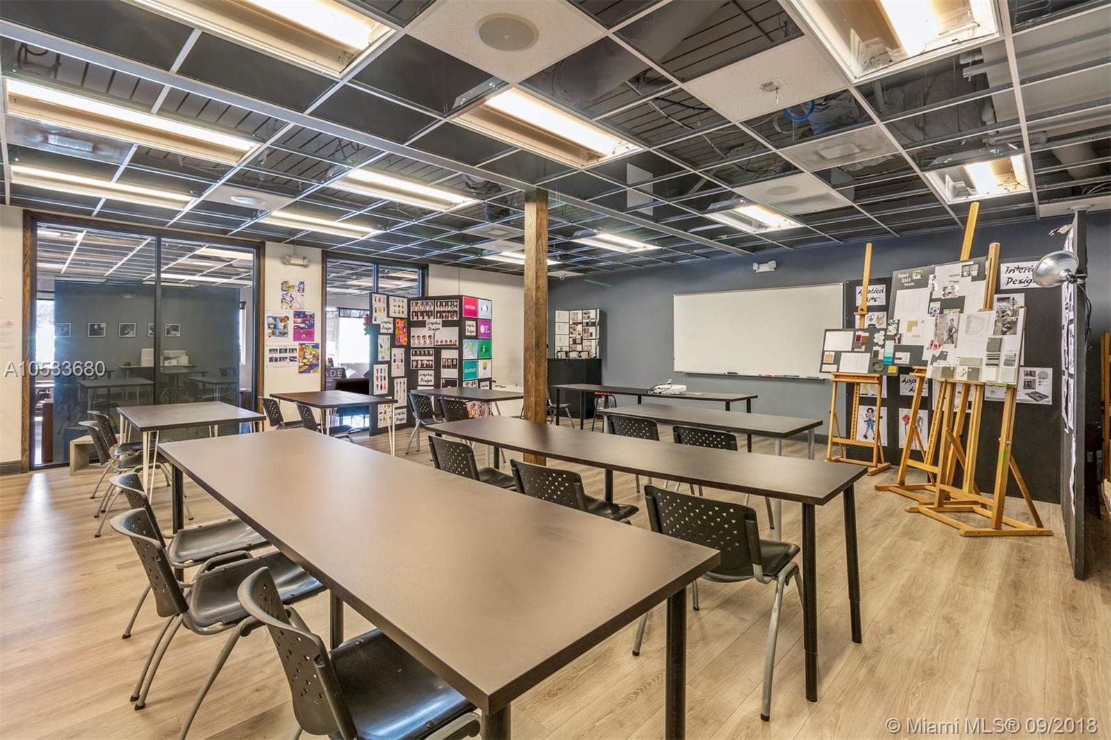 GOLDCOURT - Commercial Sale