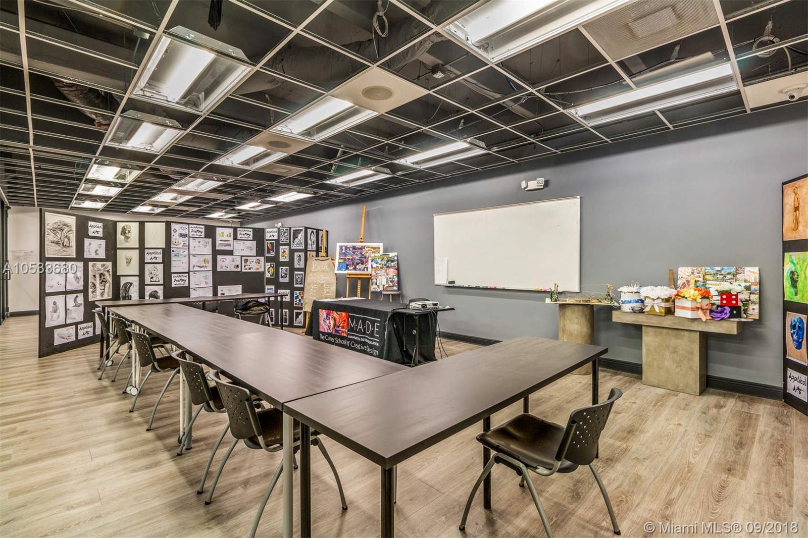 GOLDCOURT - Commercial Sale