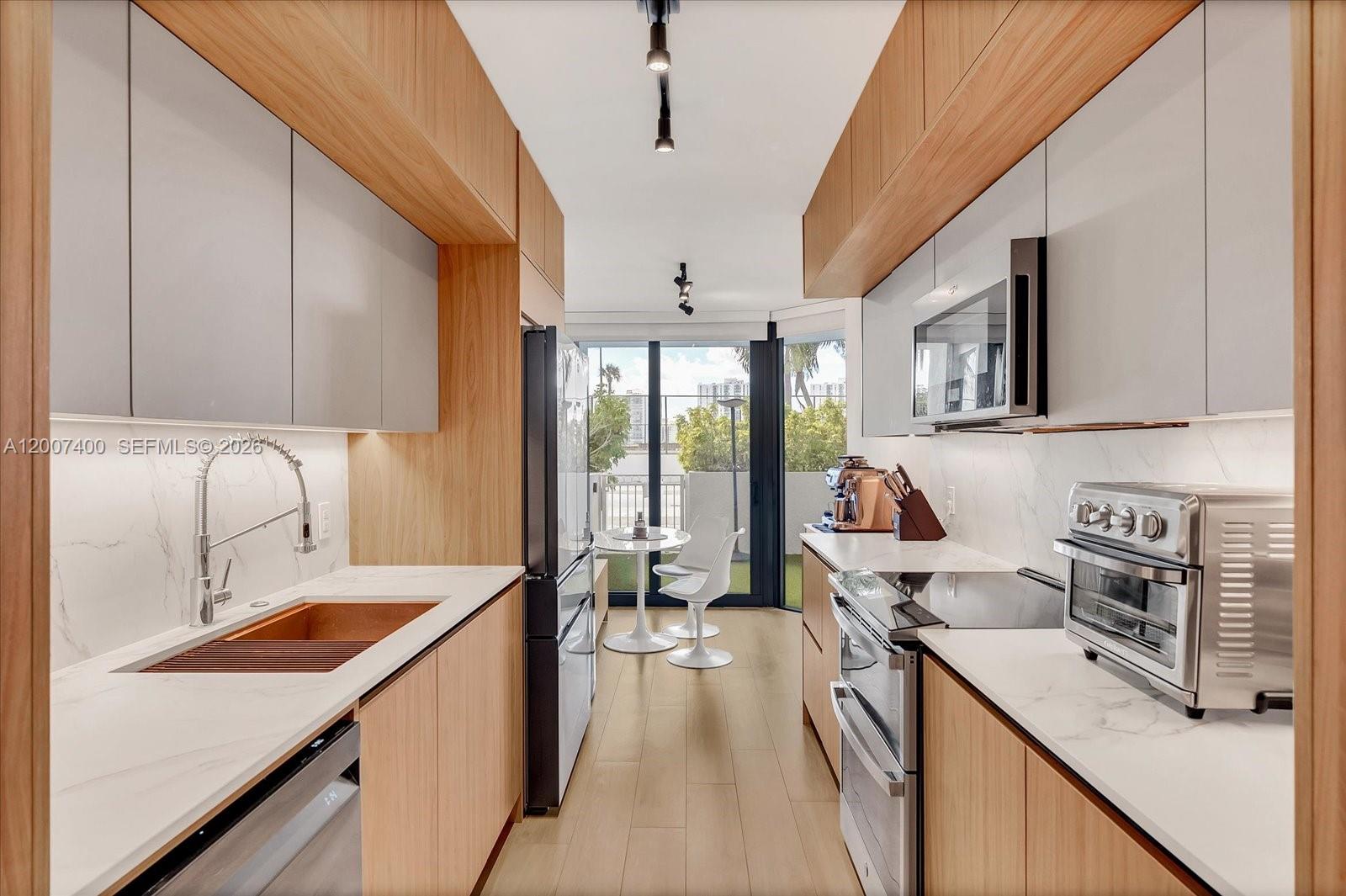 3640 Yacht Club Dr 310