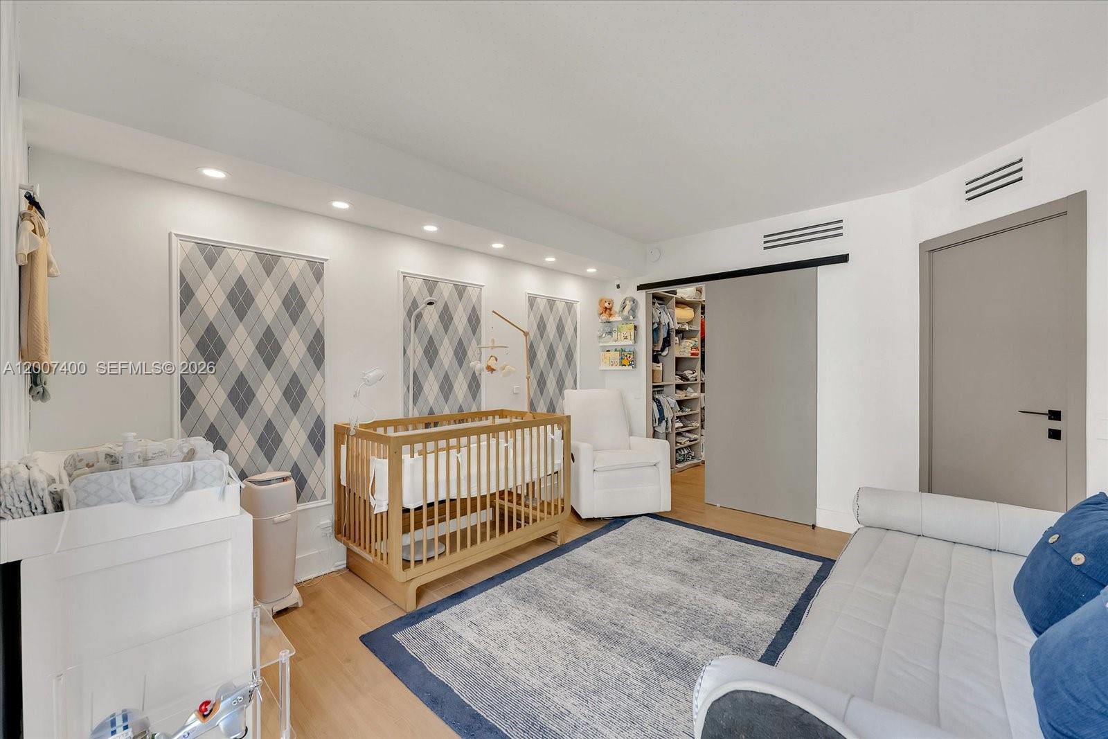 HARBORSIDE AT THE WATERWA - Residential