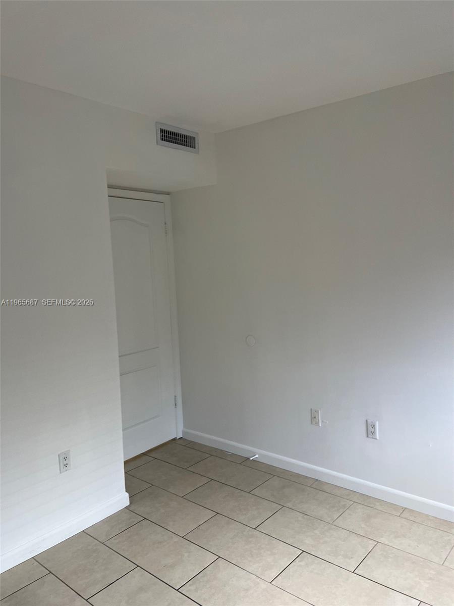 THE SHAMROCK CONDO - Residential