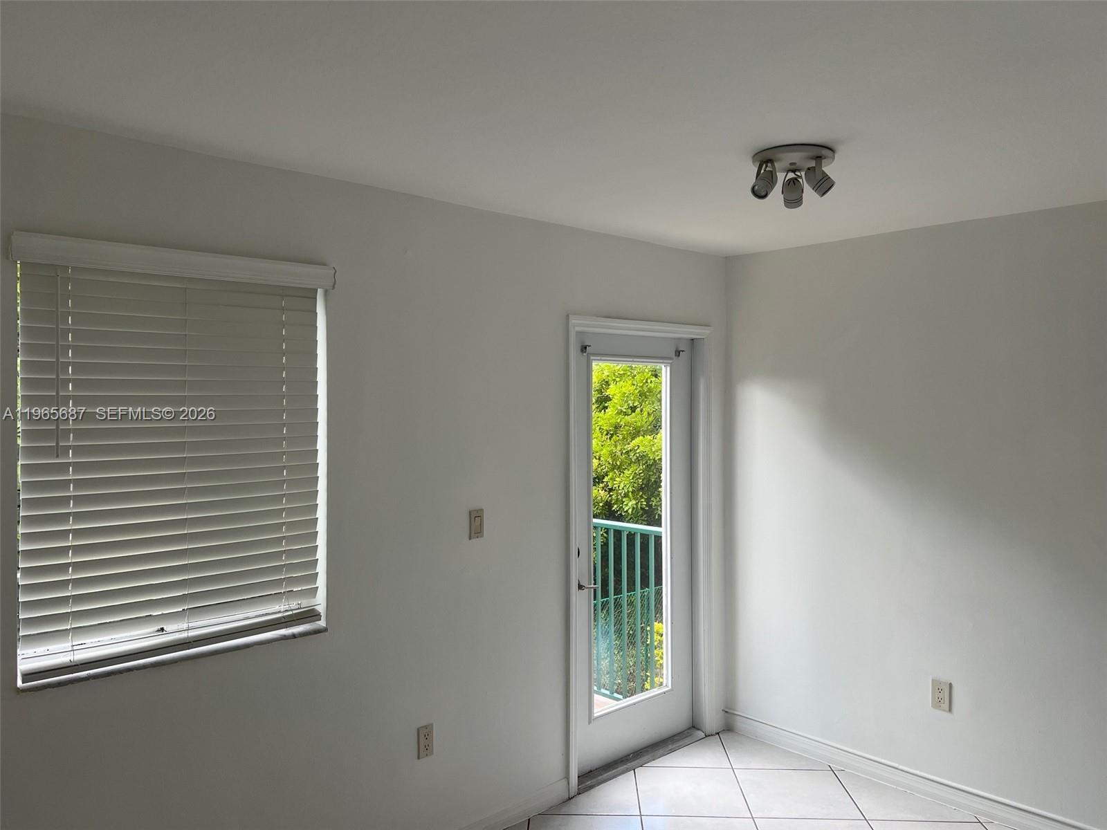 THE SHAMROCK CONDO - Residential