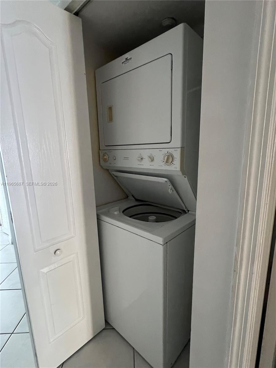 THE SHAMROCK CONDO - Residential