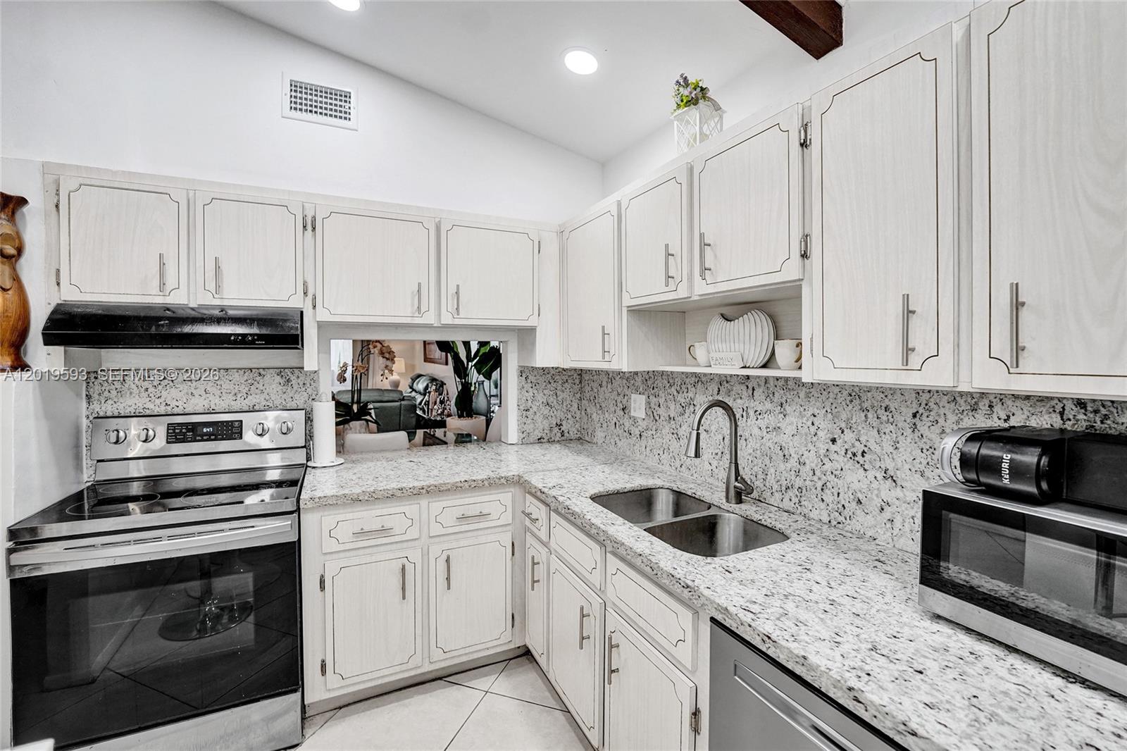VILLAS AT CARRIAGE HILLS - Residential