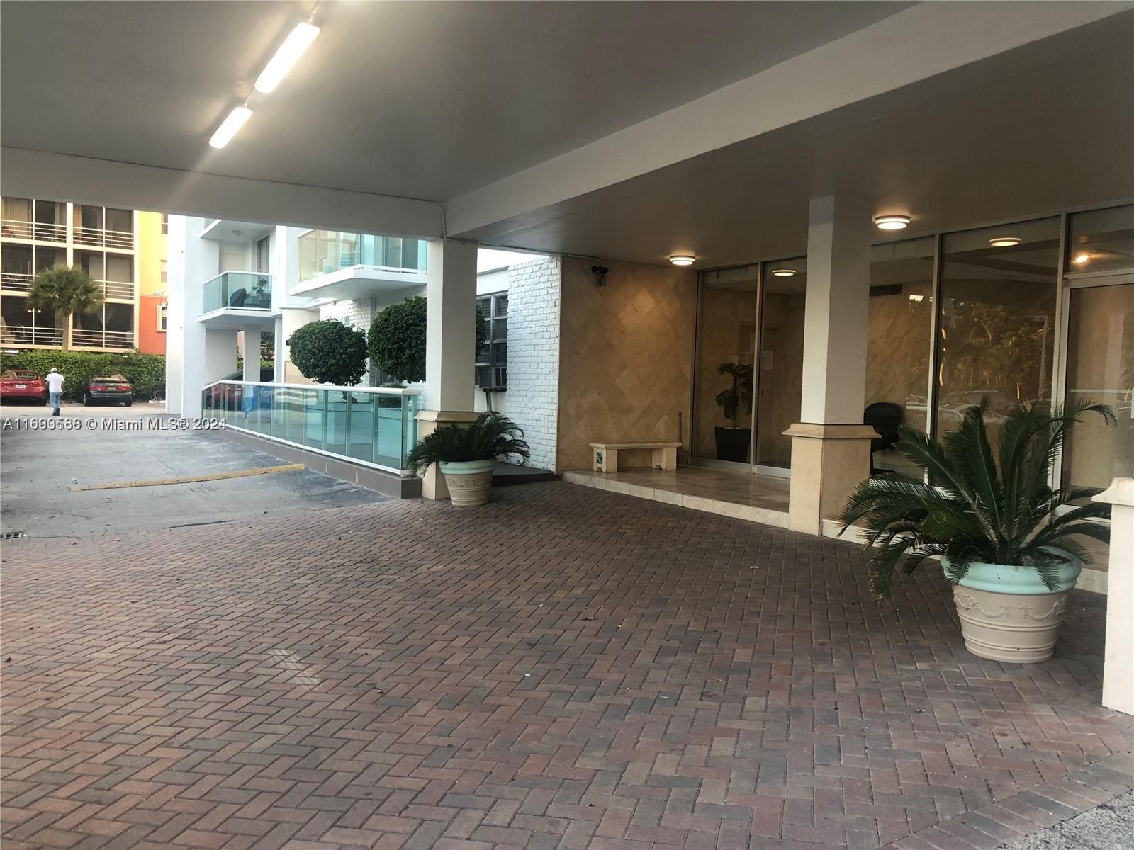 STRATFORD HOUSE CONDO - Residential