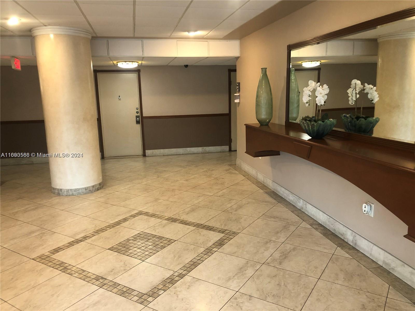 STRATFORD HOUSE CONDO - Residential